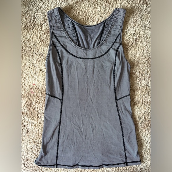 Black and grey lululemon tank top size S - Picture 1 of 3